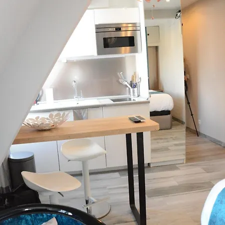 Guest house Eiffel Tower In Paris