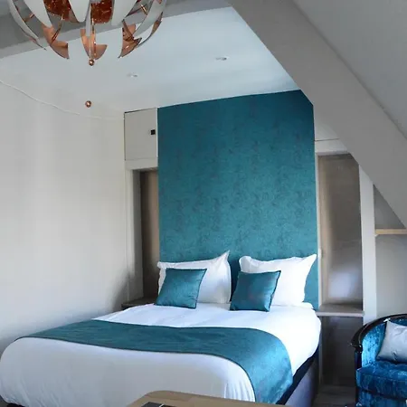 Eiffel Tower In Guest house
